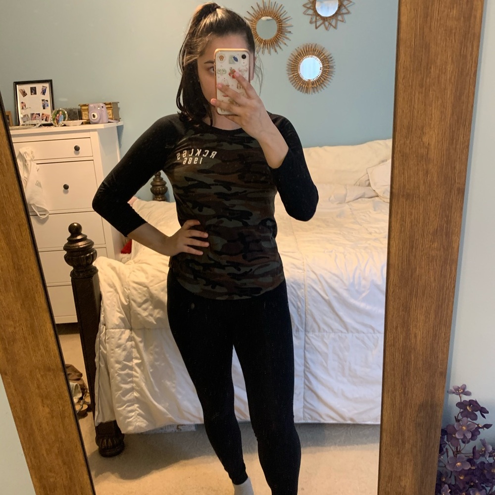 three-quarter sleeve top